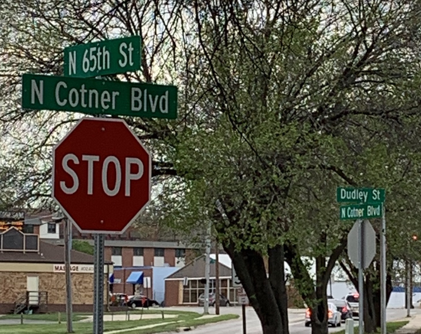 spoofy-randomness-a-not-so-brief-history-of-road-signs-in-lincoln